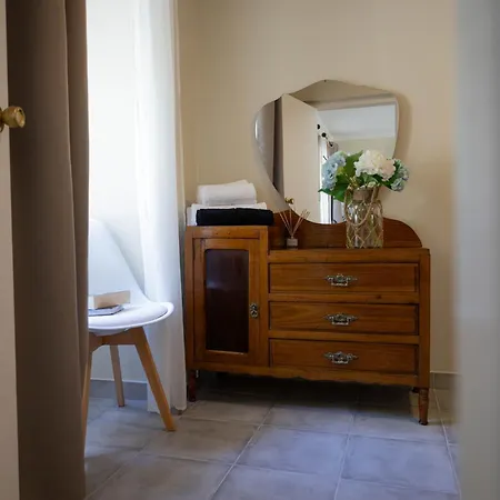 Casa de Férias Azorean T1-relaxing 1-bedroom Retreat Near Sao Miguel Highlights Lomba da Cruz