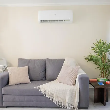 Azorean T1-relaxing 1-bedroom Retreat Near Sao Miguel Highlights