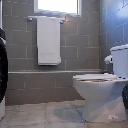 Azorean T1-relaxing 1-bedroom Retreat Near Sao Miguel Highlights *