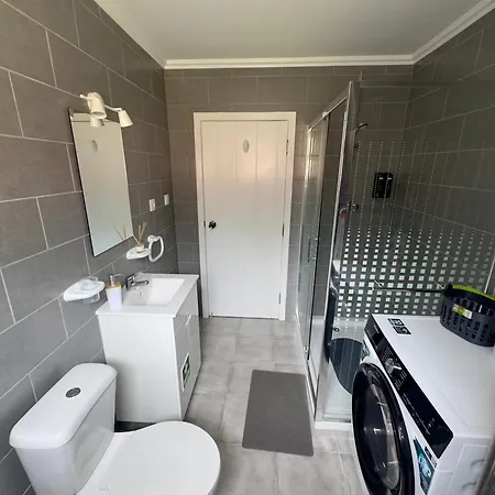 Casa de Férias Azorean T1-relaxing 1-bedroom Retreat Near Sao Miguel Highlights Lomba da Cruz