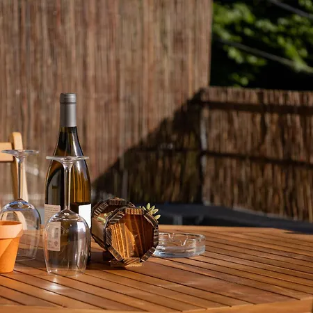 Azorean T1-relaxing 1-bedroom Retreat Near Sao Miguel Highlights * Lomba da Cruz