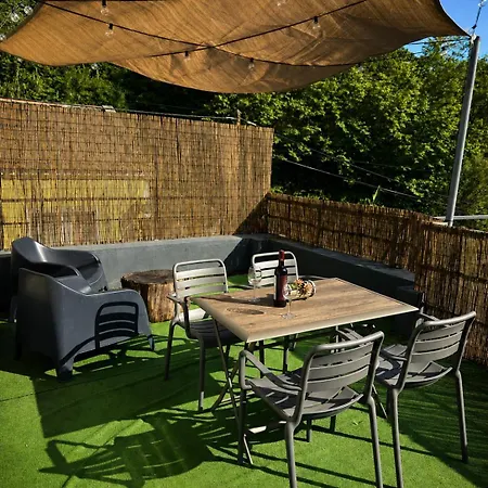 Azorean T1-relaxing 1-bedroom Retreat Near Sao Miguel Highlights