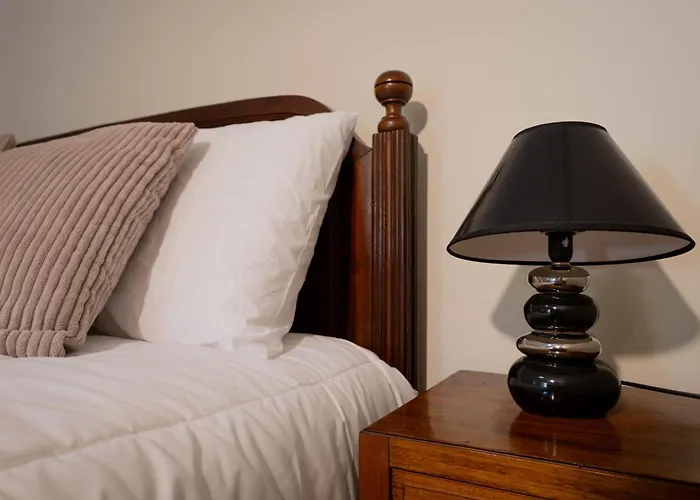 Azorean T1-relaxing 1-bedroom Retreat Near Sao Miguel Highlights بيت للعطل