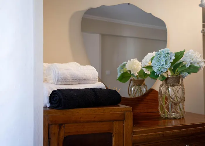 بيت للعطل Azorean T1-relaxing 1-bedroom Retreat Near Sao Miguel Highlights